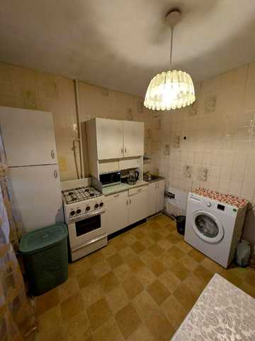 Олександра Архипенка вул. (Мате Залки), 8-Б