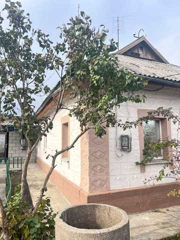 Озерна, 6