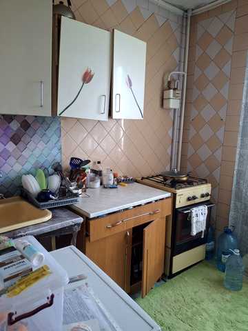 Квартальна вул., 18
