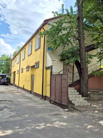 Героїв України, 78 А