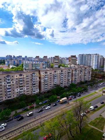 Тростянецька вул., 49