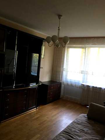 Дарницький бульв., 4