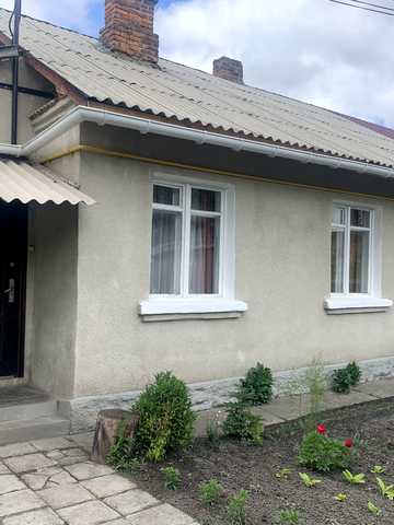Військова, 1