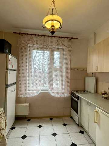 Тетяни Яблонської вул., 1