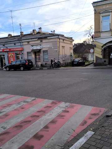 Підзамче вул., 10