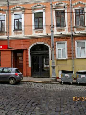 Головна вул., 10
