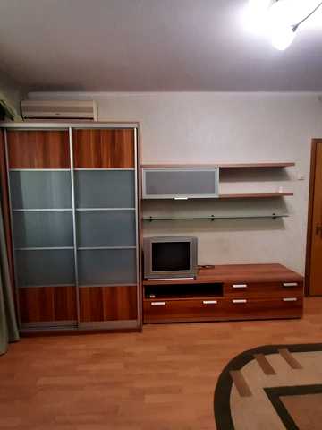 Лариси Руденко вул., 21