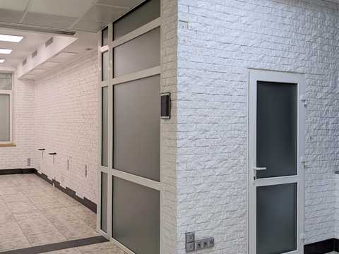 комерційна за адресою Миколи Бажана просп., 12