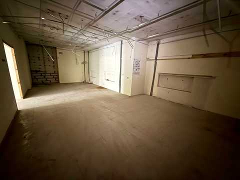 комерційна за адресою Калинова вул., 53