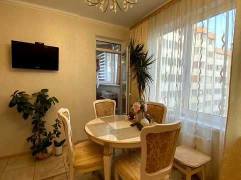 квартира по адресу Небесной Сотни просп. (Маршала Жукова), 89