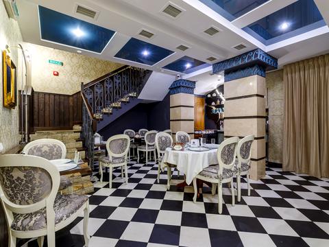 комерційна за адресою Звенигородська пл., 3