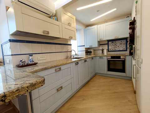 квартира по адресу Степана Бандери ул., 6