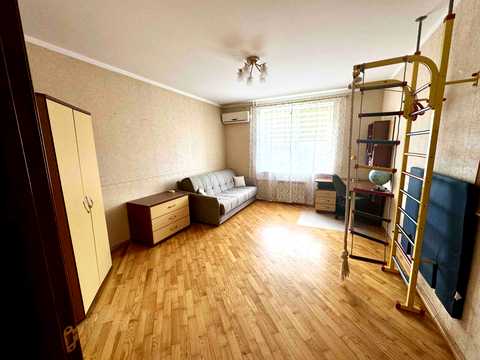 квартира за адресою Миколи Амосова вул., 4