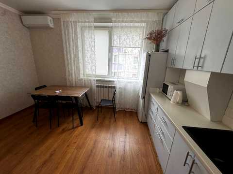 квартира за адресою Тополева вул., 2