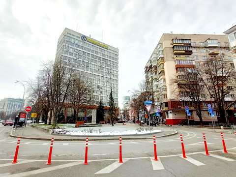 комерційна за адресою Микільський пров. (Січневий), 9
