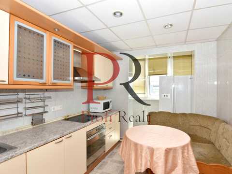 квартира за адресою Ревуцького вул., 42
