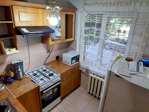 квартира за адресою Тролейбусна вул., 15