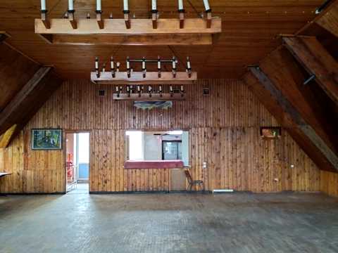 комерційна за адресою Центральна, 1
