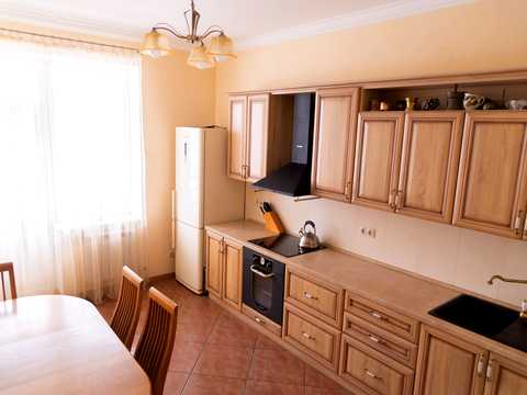 квартира за адресою Срібнокільська вул., 3-А