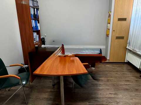 комерційна за адресою Володимира Моссаковського вул. (Клари Цеткін), 1