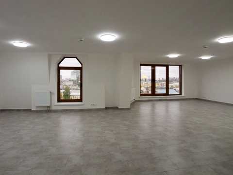 комерційна за адресою Пирогова вул., 2/37Б