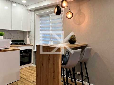 квартира за адресою Богатирська вул., 18