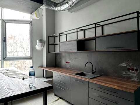 комерційна за адресою Болсуновська вул. (Сергія Струтинського), 4