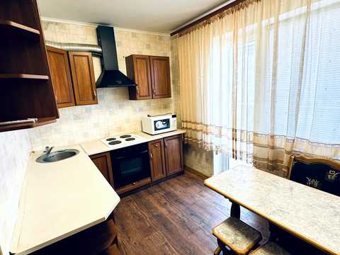 квартира за адресою Володимира Бизова вул. (Якіра), 24