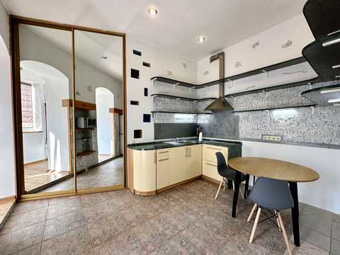 квартира за адресою Братська вул., 5
