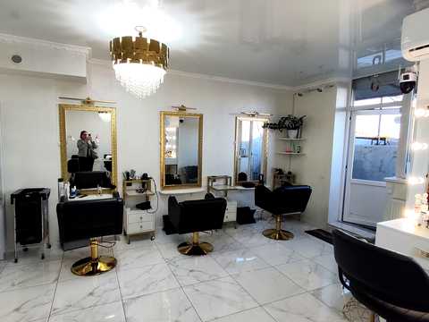 комерційна за адресою Торгова вул., 1