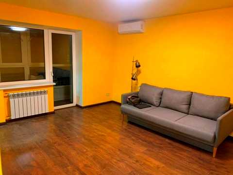 квартира за адресою Набережно-Хрещатицька вул., 11