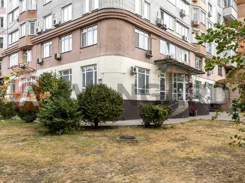 комерційна за адресою Миколи Амосова вул., 4