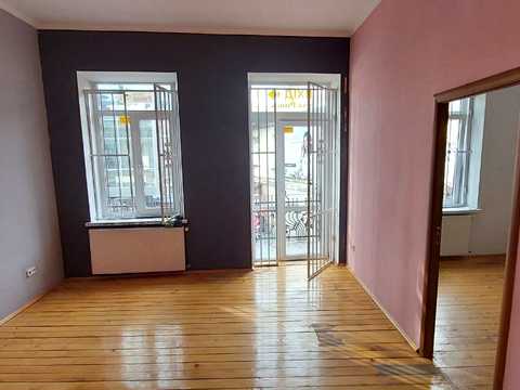 комерційна за адресою Ринок пл., 12
