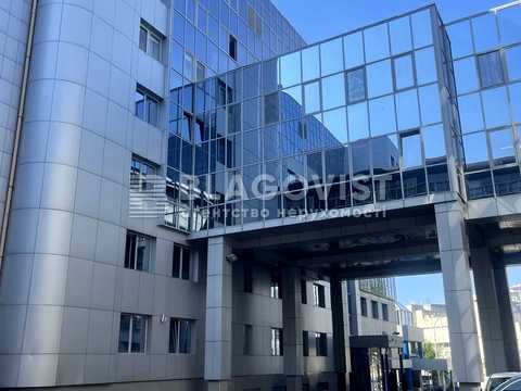 комерційна за адресою Спортивна пл., 3в