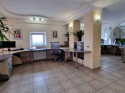 комерційна за адресою Герцена вул., 25