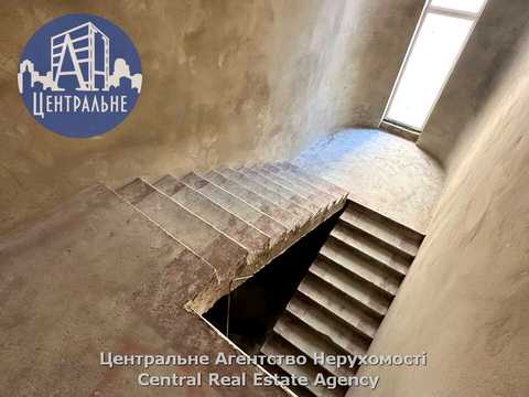 комерційна за адресою Чернівці, Сергія Скальда вул. (Комарова), 31-В