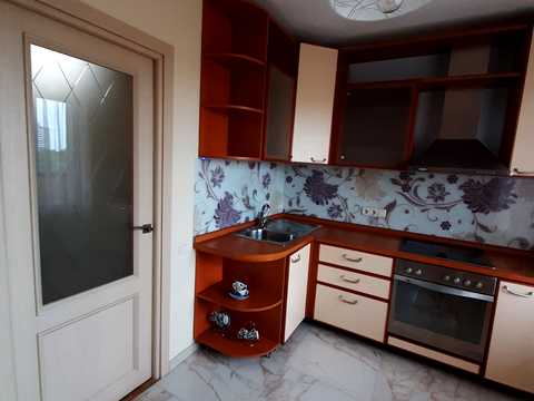 квартира за адресою Автозаводська вул., 67