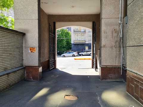 коммерческая по адресу Антоновича ул. (Горького), 33В