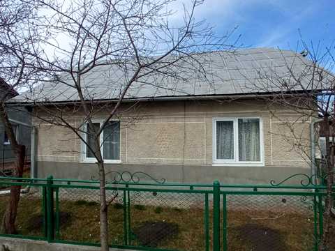 будинок за адресою Івасюка, 13