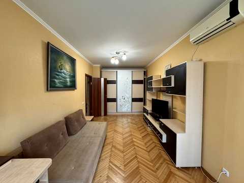 квартира за адресою Святотроїцька вул., 23