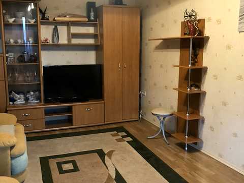 квартира за адресою Анни Ахматової вул., 25