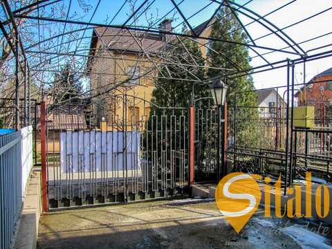 будинок за адресою Великолузька вул., 303