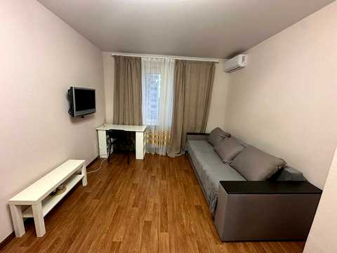 квартира за адресою Софії Русової вул., 7