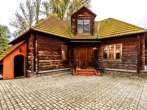 коммерческая по адресу Риболовецька ул., 1
