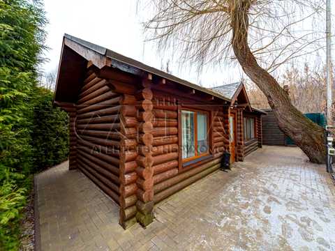 комерційна за адресою Шкільна вул., 1