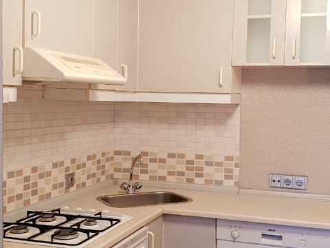 квартира за адресою Автозаводська вул., 93