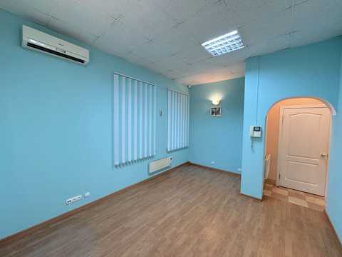 комерційна за адресою Прохоровська вул., 7