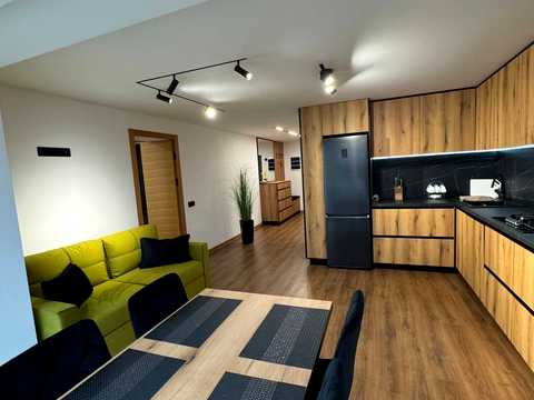 квартира за адресою Степана Бандери вул., 77-Б
