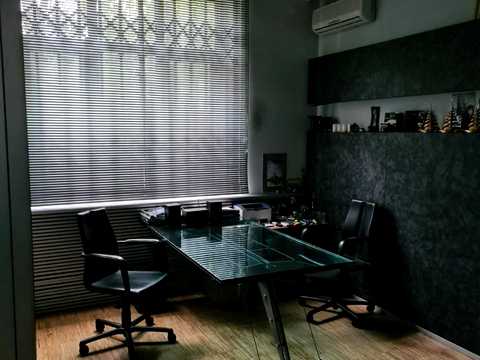 комерційна за адресою Соборна пл. (Жовтнева), 7