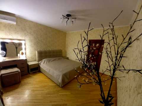 квартира за адресою Анни Ахматової вул., 35-Б